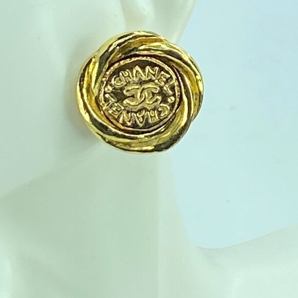 Chanel Vintage CC Coco Mark Round Clip-Back Earrings GS474